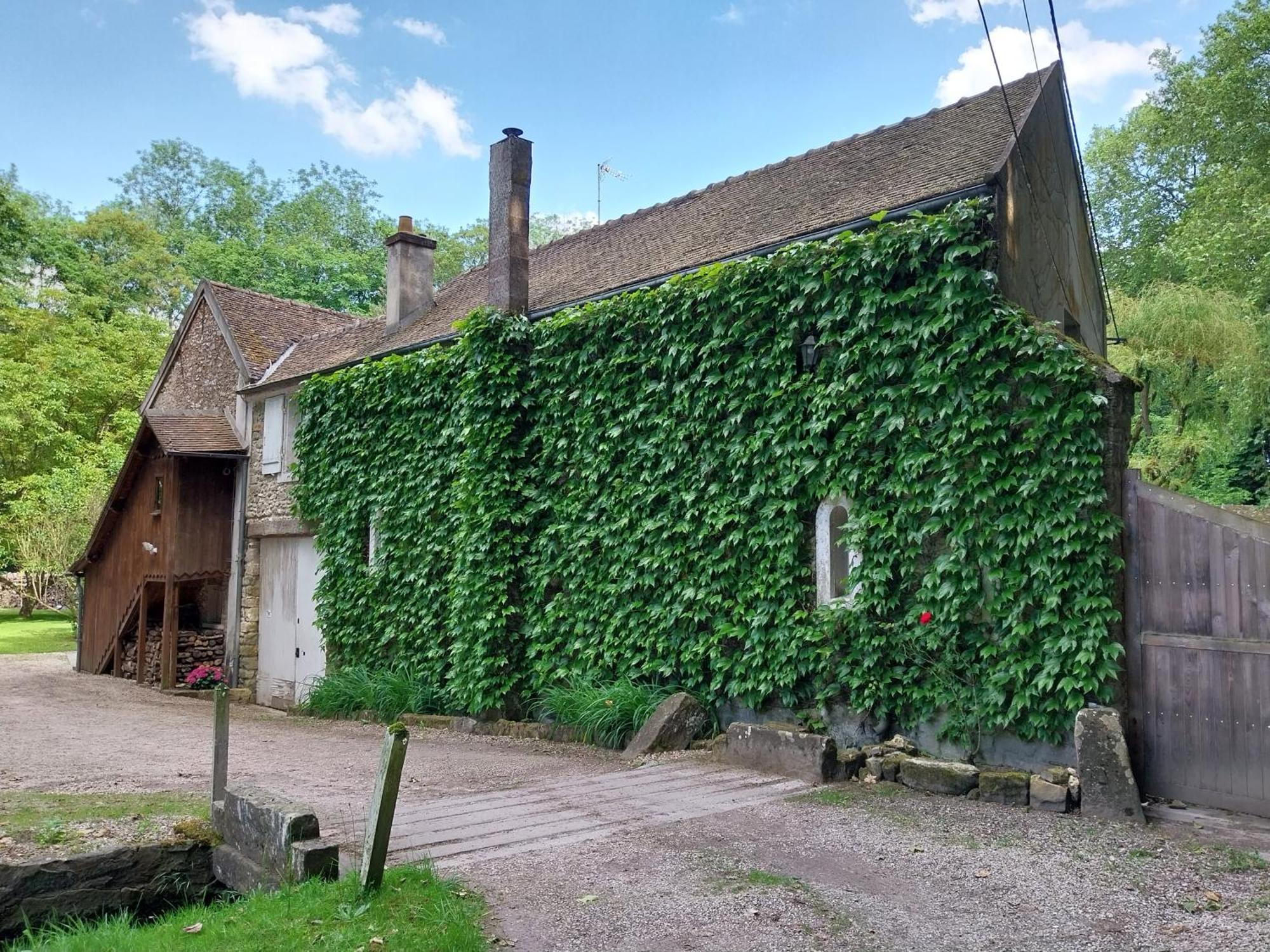 Gite Du Moulin Du Ponceau Apartment Rubelles Exterior photo