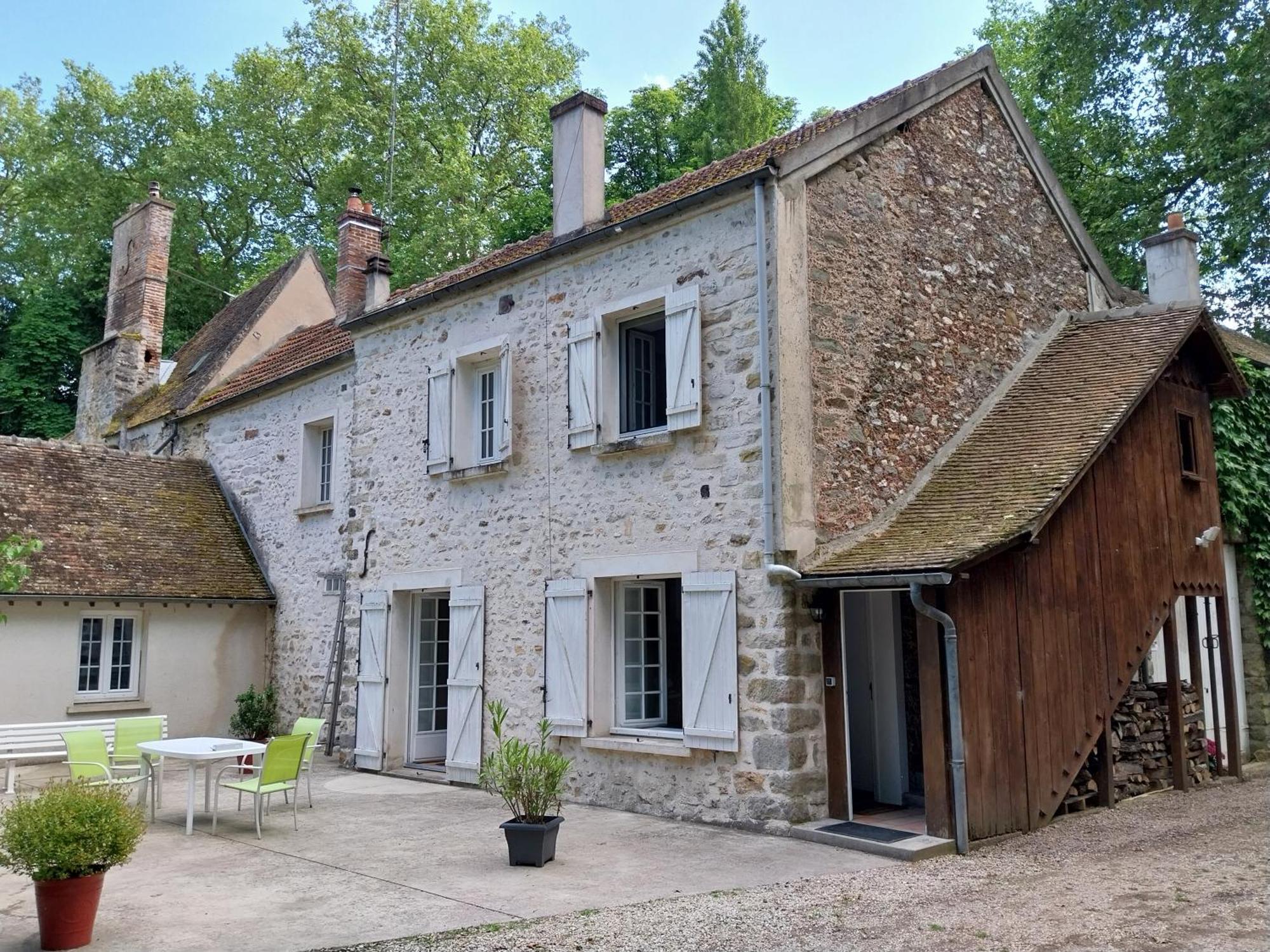 Gite Du Moulin Du Ponceau Apartment Rubelles Exterior photo